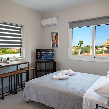 Airport Palmtree Apartments - 15Min From Airport Artemida  Exteriér fotografie